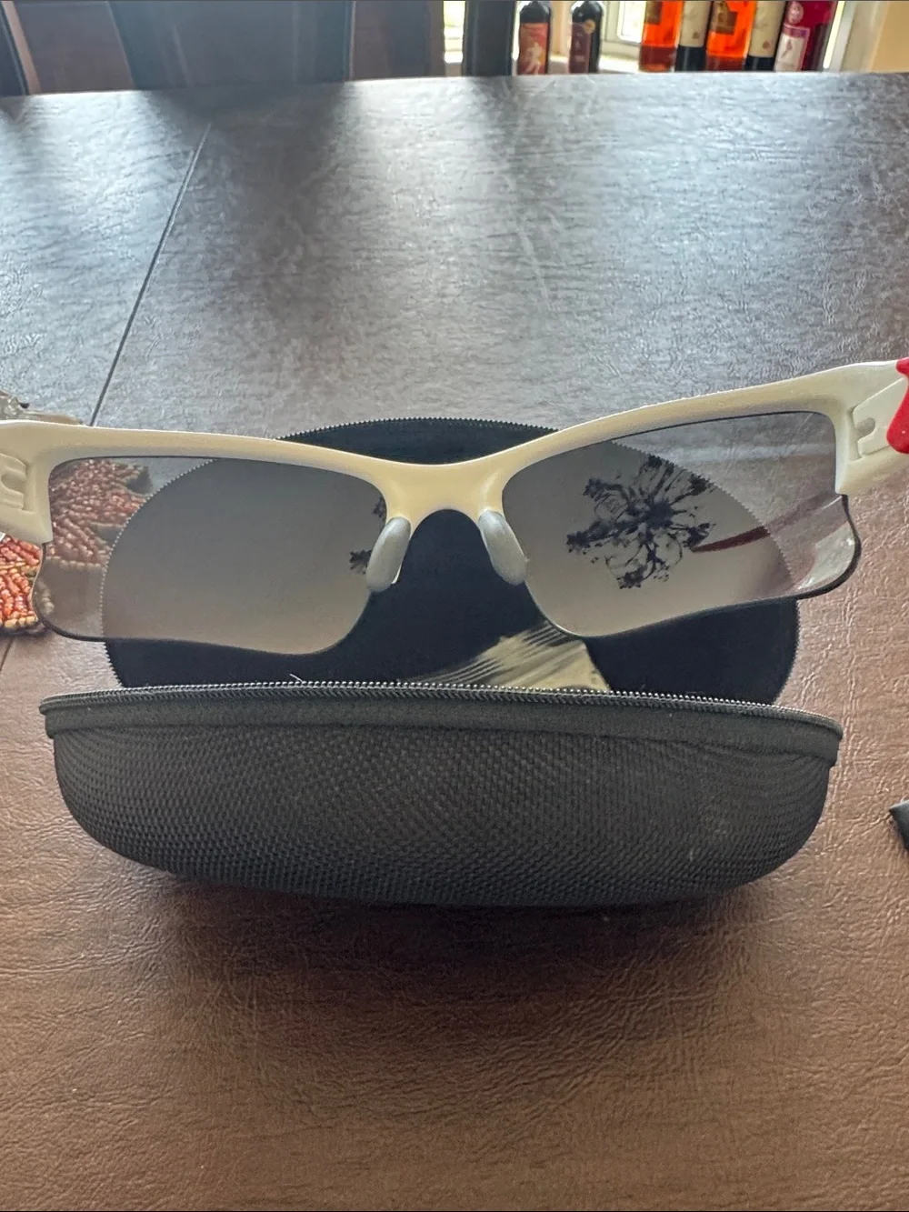 Oakley FLAK Boy’s White/Red Frame Sunglasses with blue Mirrored Lenses